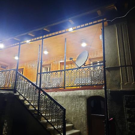 Guesthouse "Megi" Mestia Zewnętrze zdjęcie