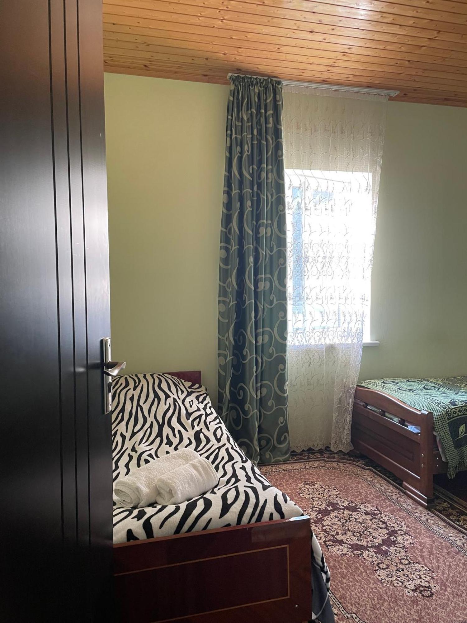 Guesthouse "Megi" Mestia Zewnętrze zdjęcie