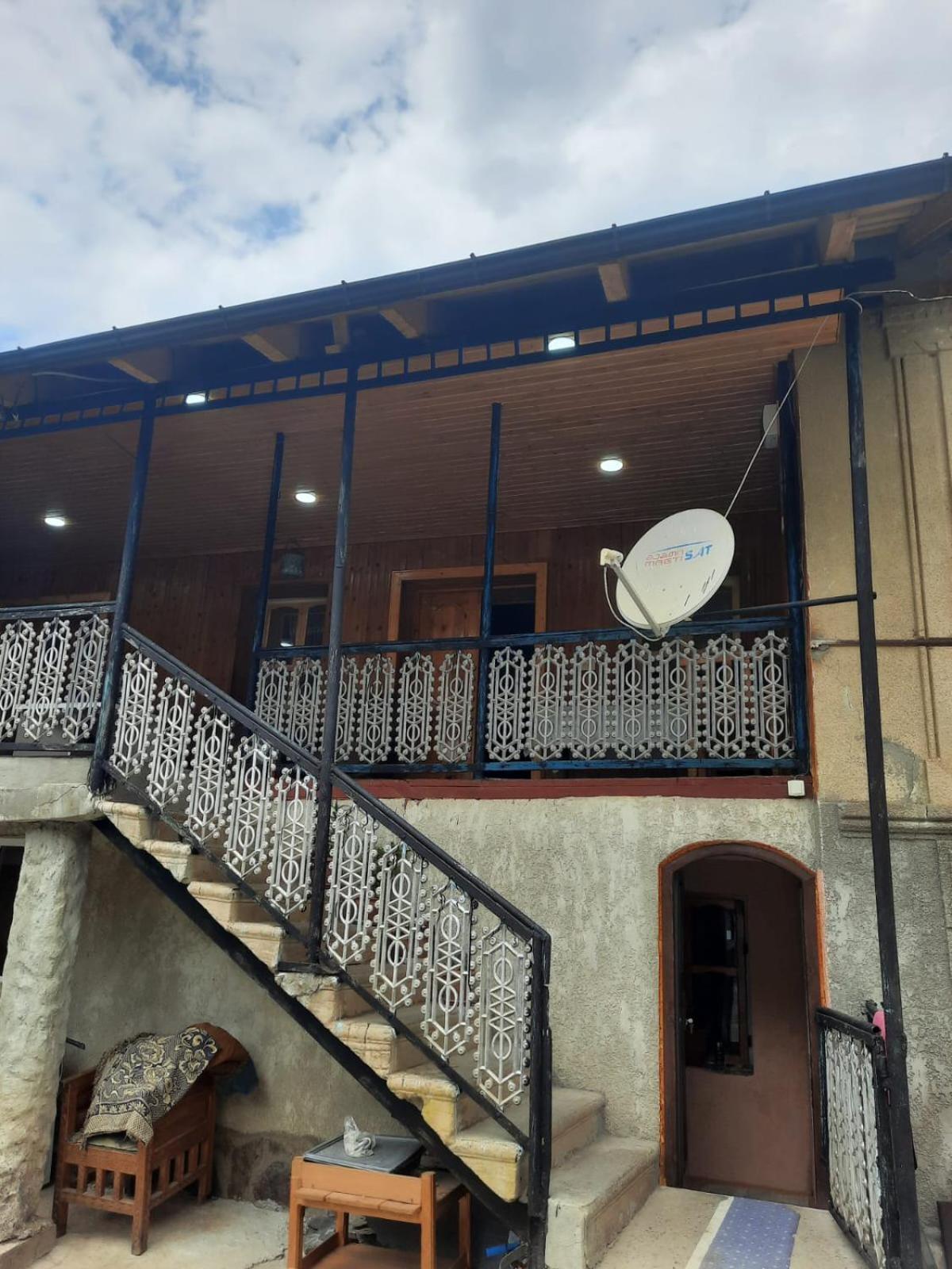 Guesthouse "Megi" Mestia Zewnętrze zdjęcie