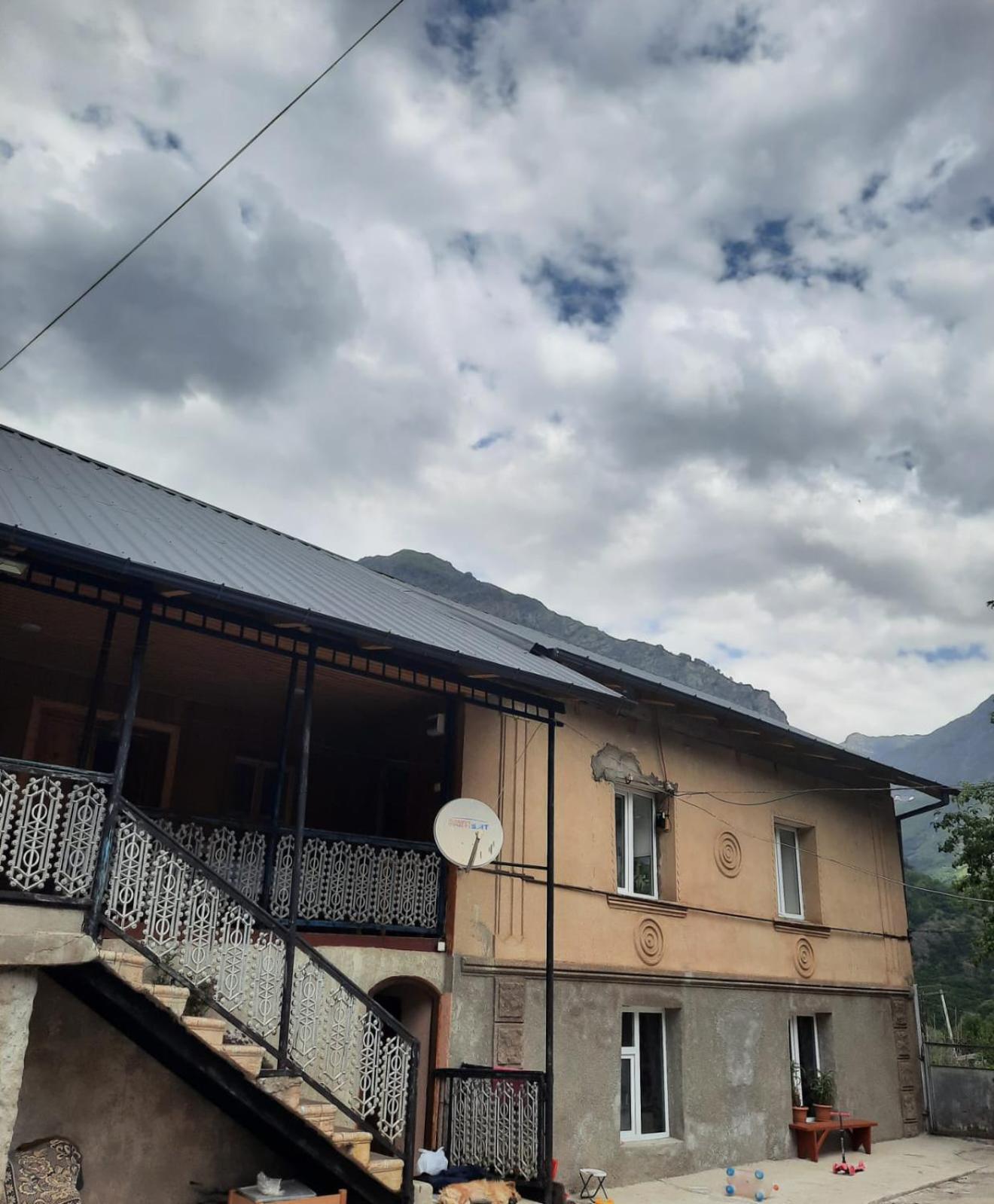 Guesthouse "Megi" Mestia Zewnętrze zdjęcie