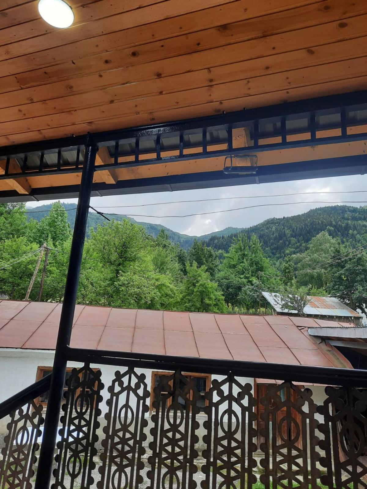 Guesthouse "Megi" Mestia Zewnętrze zdjęcie