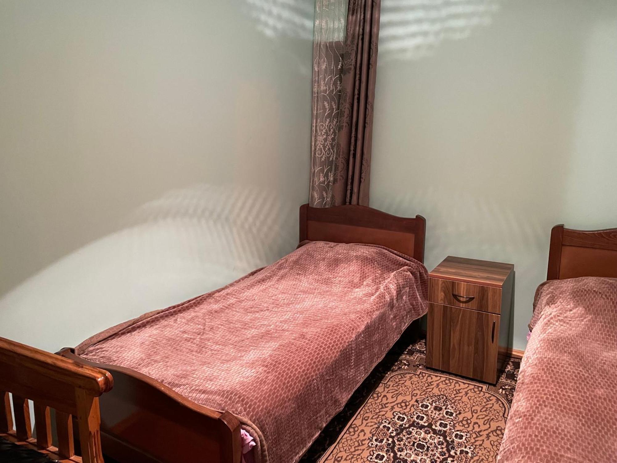 Guesthouse "Megi" Mestia Zewnętrze zdjęcie
